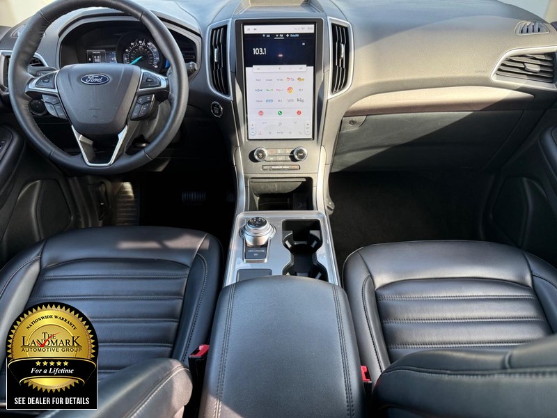 Ford Edge Vehicle Full-screen Gallery Image 16