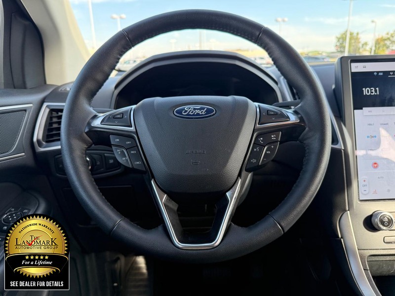 Ford Edge Vehicle Full-screen Gallery Image 17