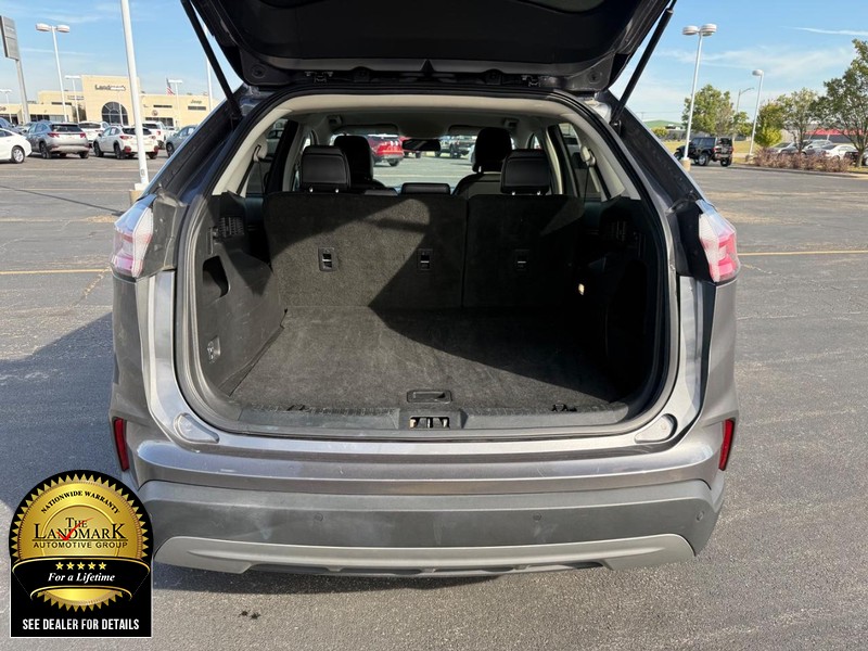 Ford Edge Vehicle Full-screen Gallery Image 19