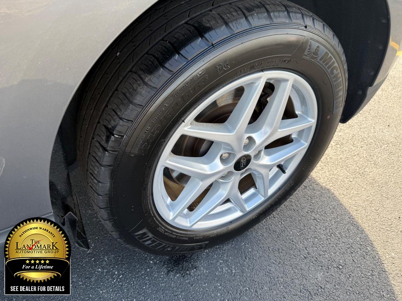 Ford Edge Vehicle Full-screen Gallery Image 20