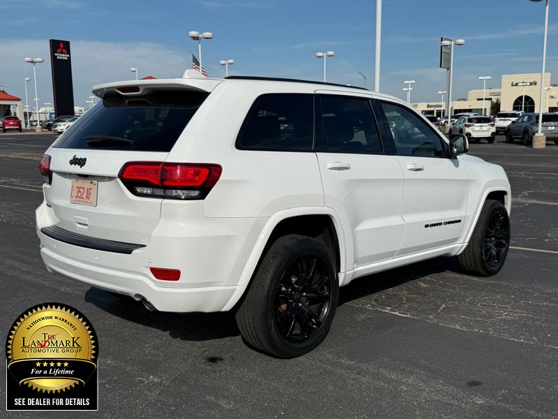 Jeep Grand Cherokee WK Vehicle Full-screen Gallery Image 3