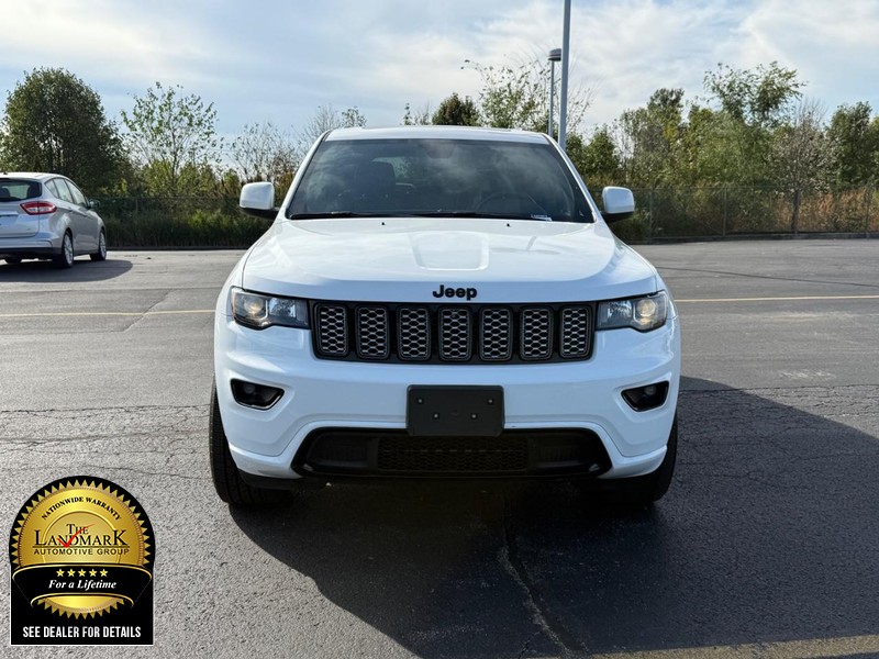 Jeep Grand Cherokee WK Vehicle Full-screen Gallery Image 4