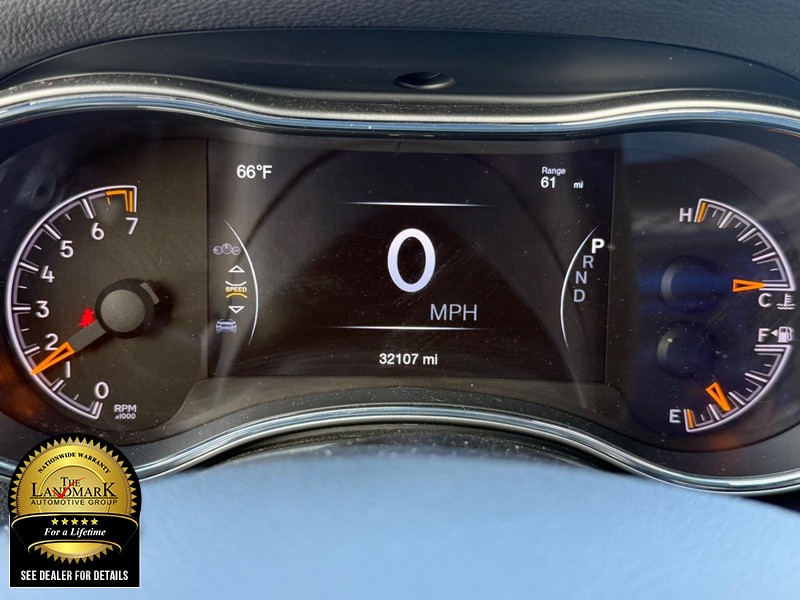 Jeep Grand Cherokee WK Vehicle Full-screen Gallery Image 12