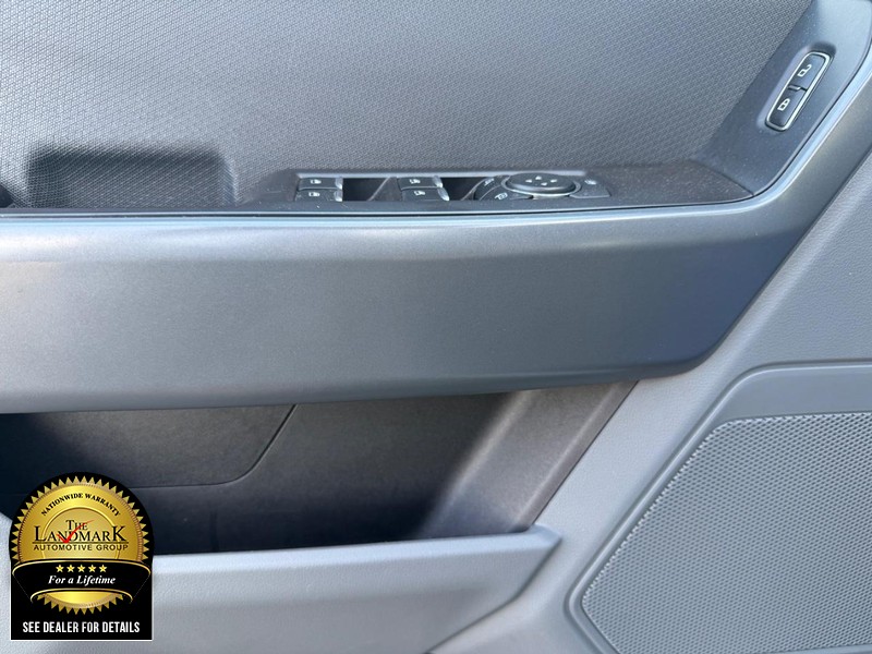 Ford F-150 Vehicle Full-screen Gallery Image 8