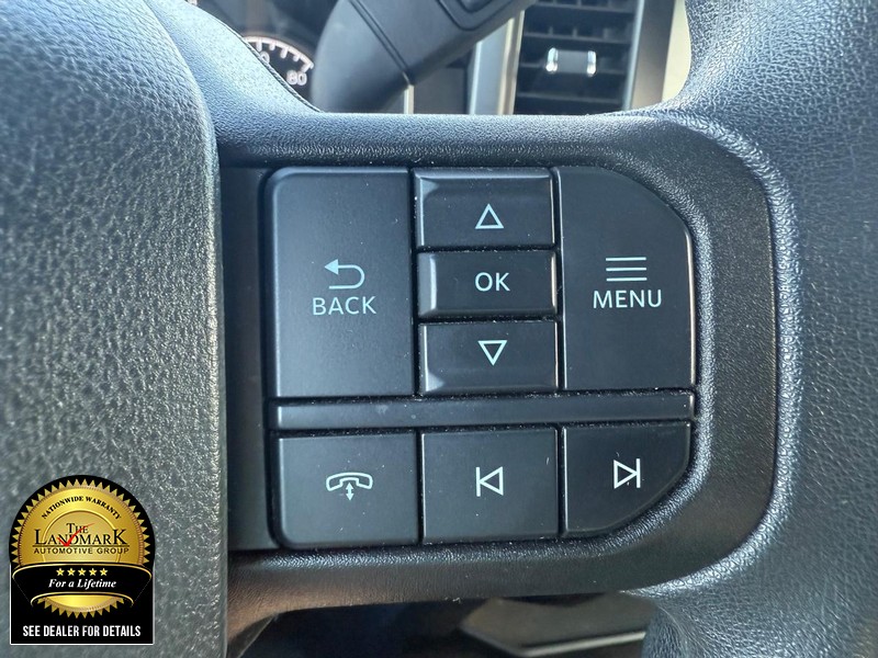 Ford F-150 Vehicle Full-screen Gallery Image 11