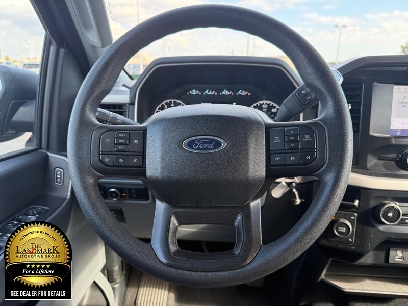 Ford F-150 Vehicle Full-screen Gallery Image 16
