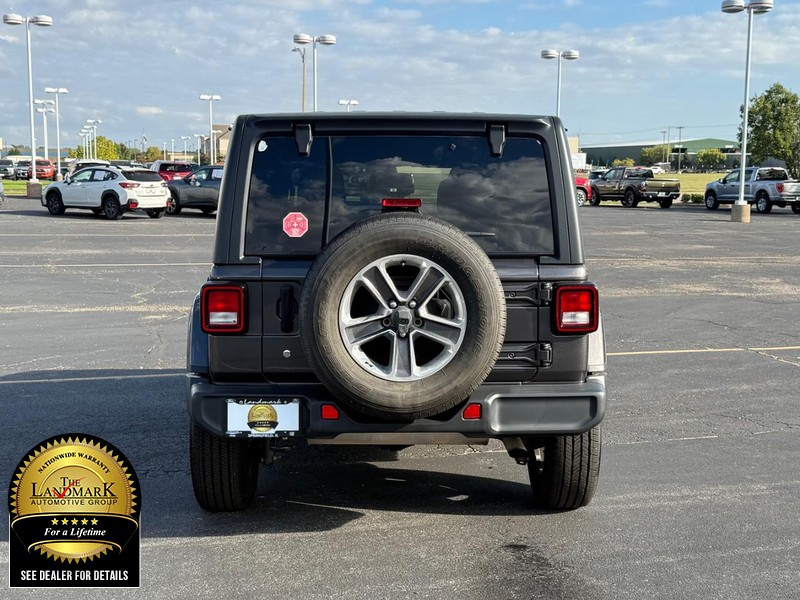 Jeep Wrangler Unlimited Vehicle Full-screen Gallery Image 7