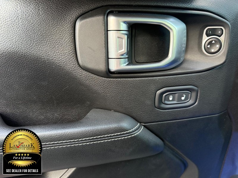 Jeep Wrangler Unlimited Vehicle Full-screen Gallery Image 8