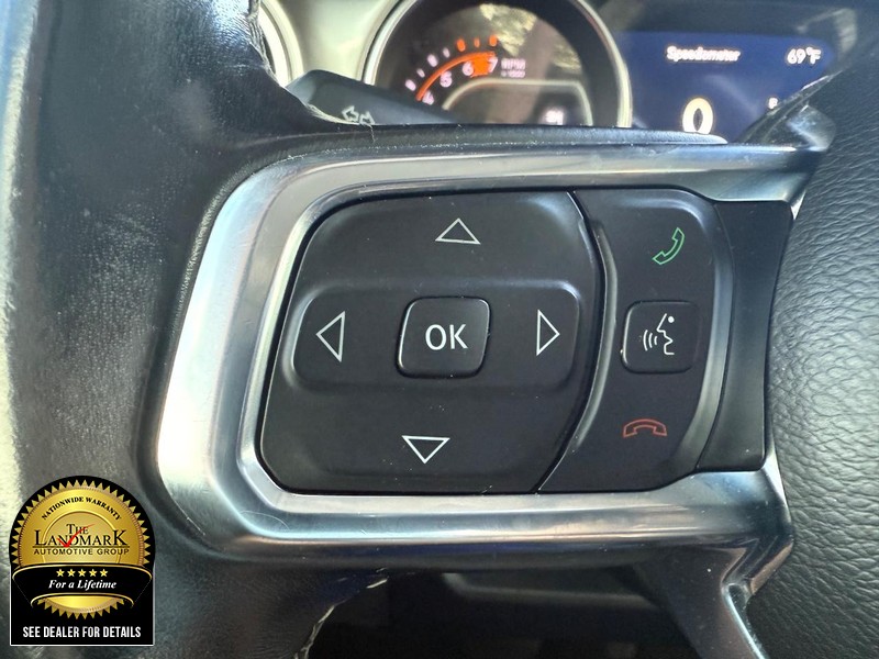 Jeep Wrangler Unlimited Vehicle Full-screen Gallery Image 10