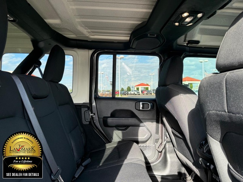 Jeep Wrangler Unlimited Vehicle Full-screen Gallery Image 14