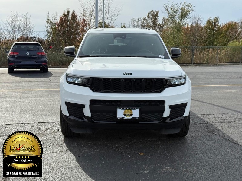 Jeep Grand Cherokee L Vehicle Full-screen Gallery Image 4