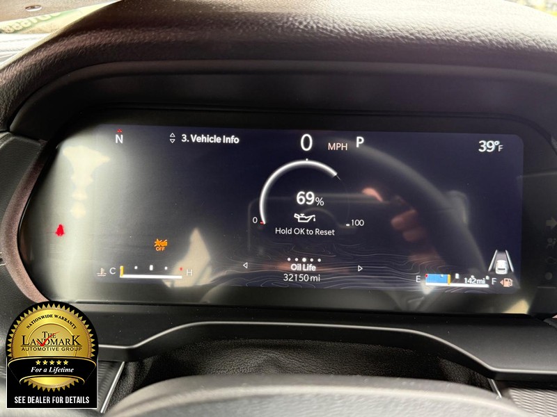 Jeep Grand Cherokee L Vehicle Full-screen Gallery Image 12