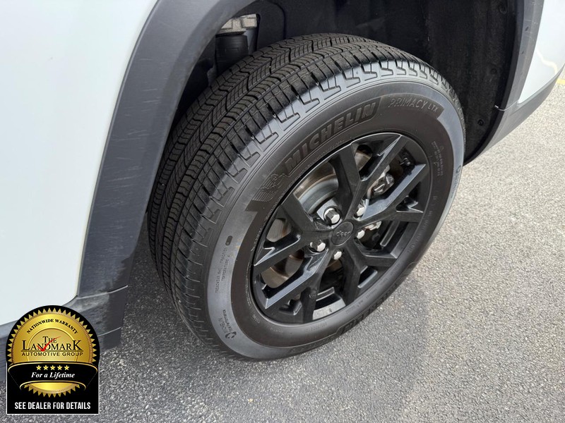 Jeep Grand Cherokee L Vehicle Full-screen Gallery Image 22