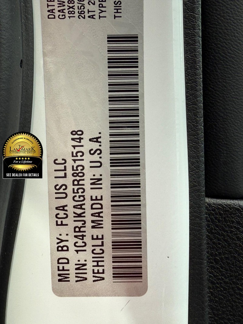 Jeep Grand Cherokee L Vehicle Full-screen Gallery Image 23