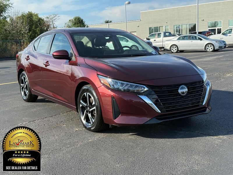 Nissan Sentra Vehicle Full-screen Gallery Image 2