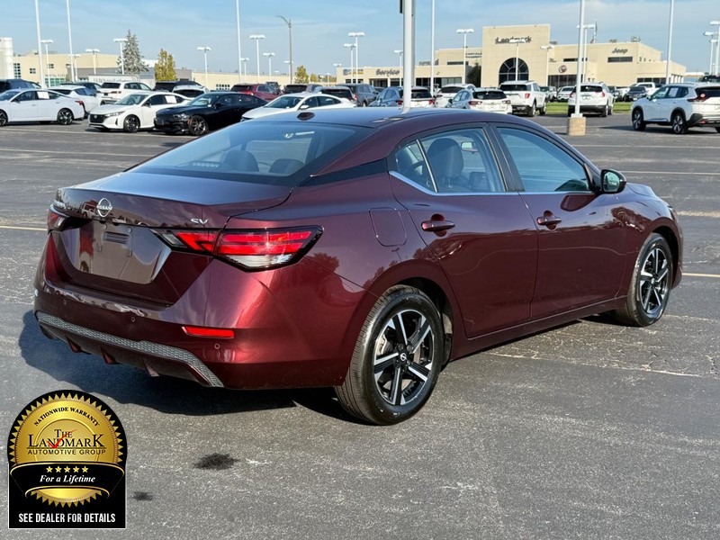 Nissan Sentra Vehicle Full-screen Gallery Image 3