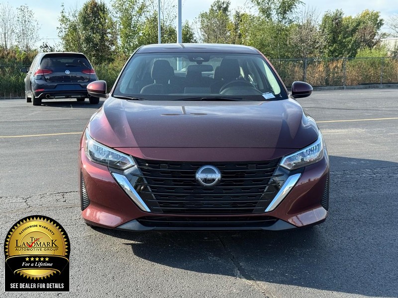 Nissan Sentra Vehicle Full-screen Gallery Image 4