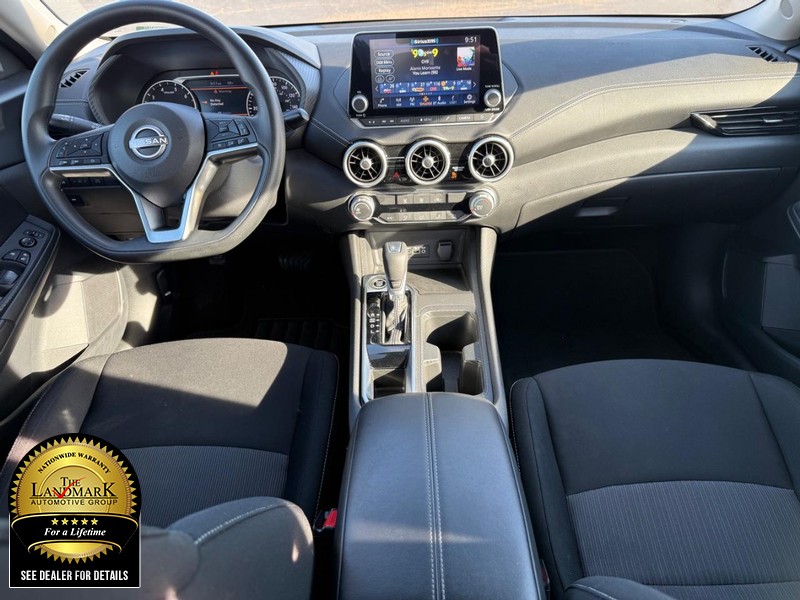 Nissan Sentra Vehicle Full-screen Gallery Image 15