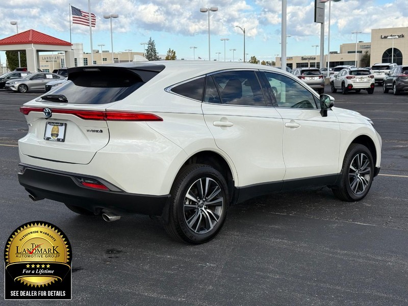 Toyota Venza Vehicle Full-screen Gallery Image 3