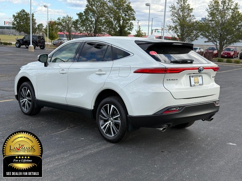 Toyota Venza Vehicle Full-screen Gallery Image 6