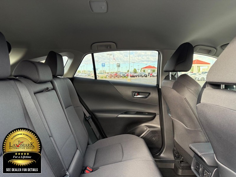 Toyota Venza Vehicle Full-screen Gallery Image 14