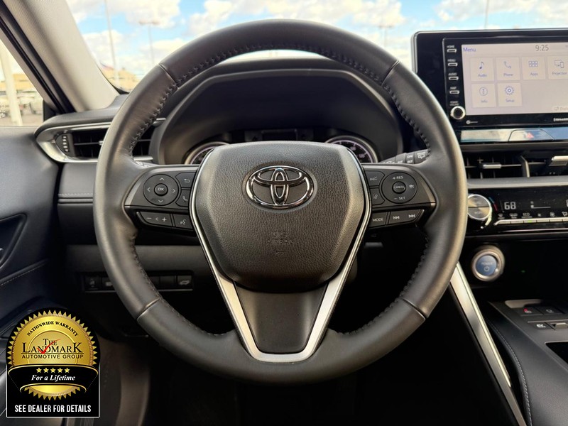 Toyota Venza Vehicle Full-screen Gallery Image 16