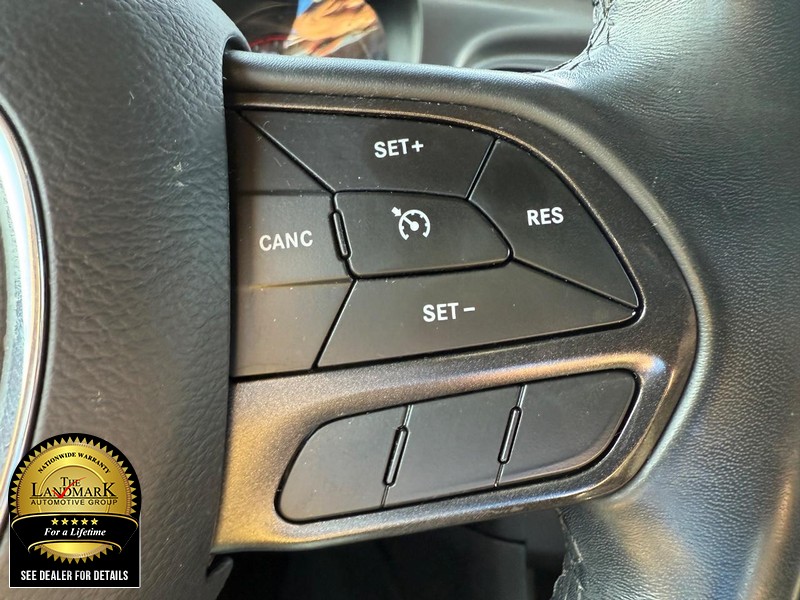 Dodge Charger Vehicle Full-screen Gallery Image 11