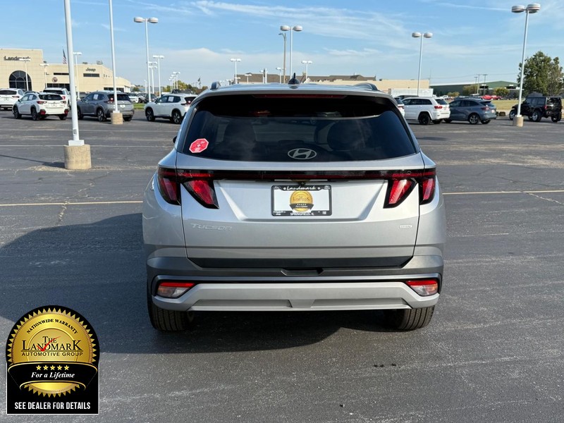 Hyundai Tucson Vehicle Full-screen Gallery Image 7