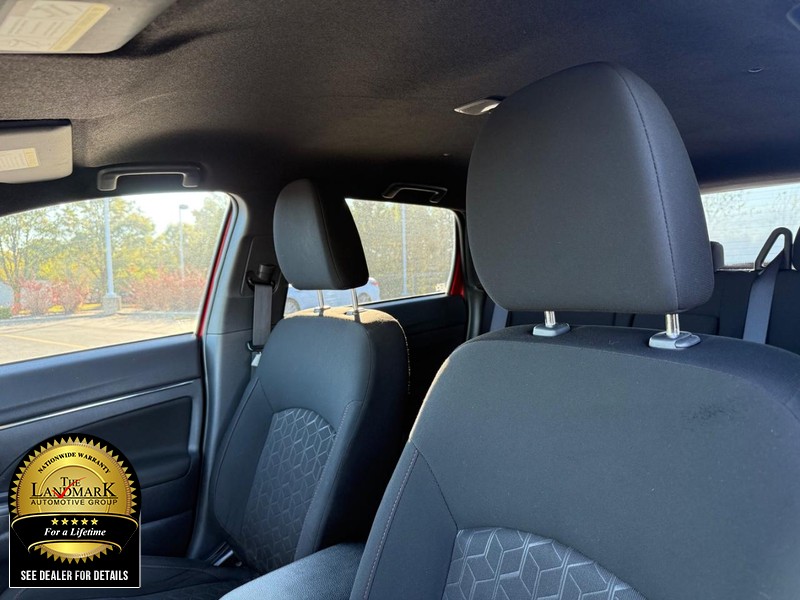 Mitsubishi Outlander Sport Vehicle Full-screen Gallery Image 9