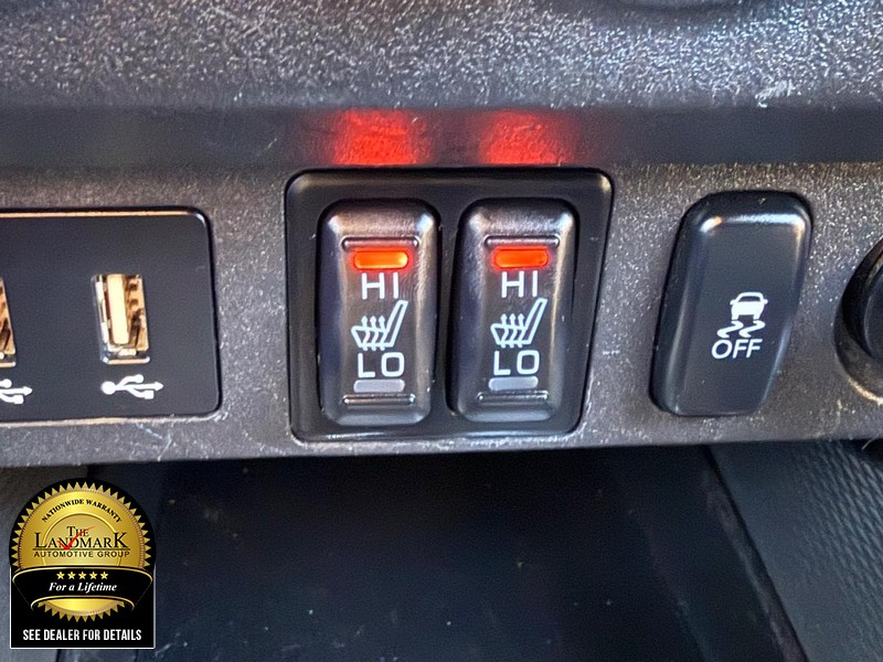 Mitsubishi Outlander Sport Vehicle Full-screen Gallery Image 14