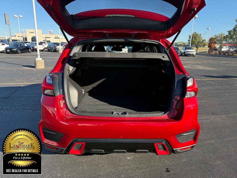 Mitsubishi Outlander Sport Vehicle Full-screen Gallery Image 19