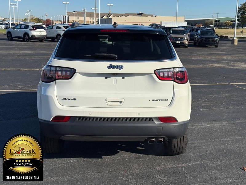 Jeep Compass Vehicle Full-screen Gallery Image 7