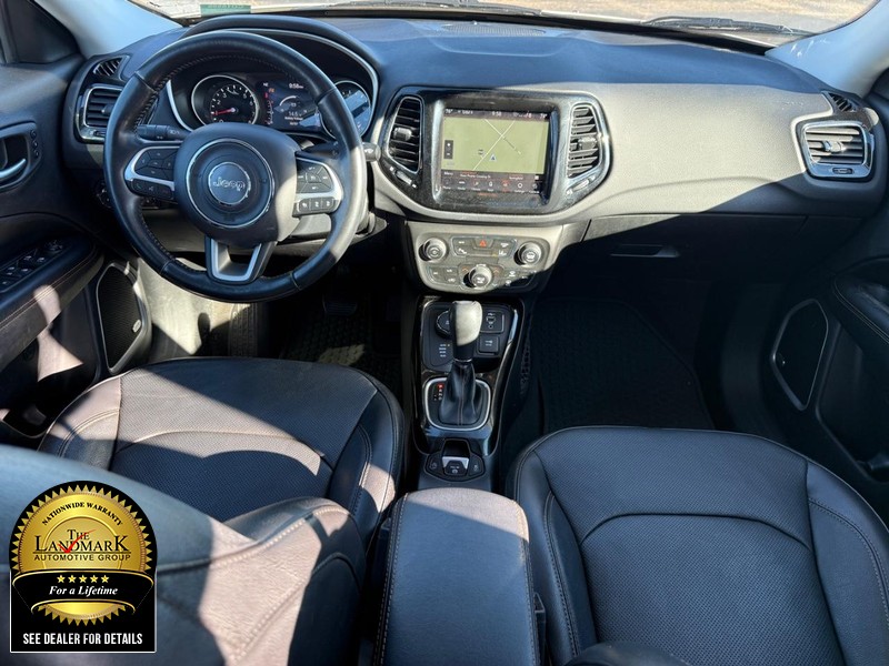 Jeep Compass Vehicle Full-screen Gallery Image 17