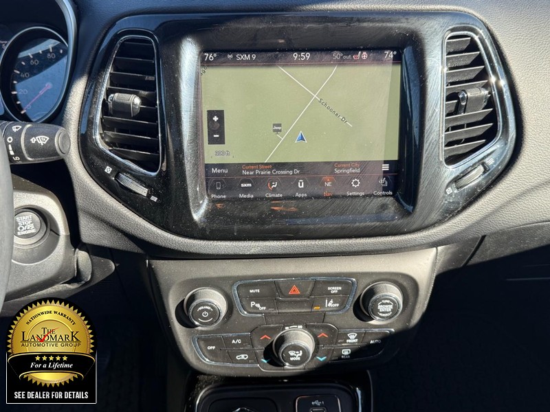 Jeep Compass Vehicle Full-screen Gallery Image 19