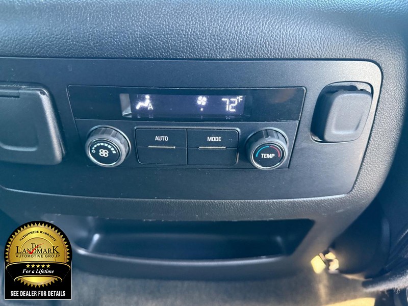 Chevrolet Tahoe Vehicle Full-screen Gallery Image 15