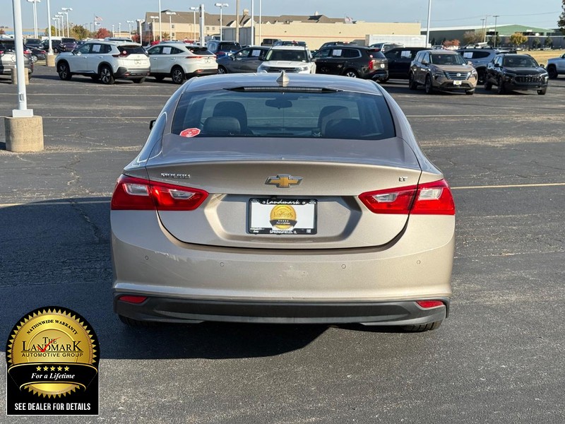 Chevrolet Malibu Vehicle Full-screen Gallery Image 7