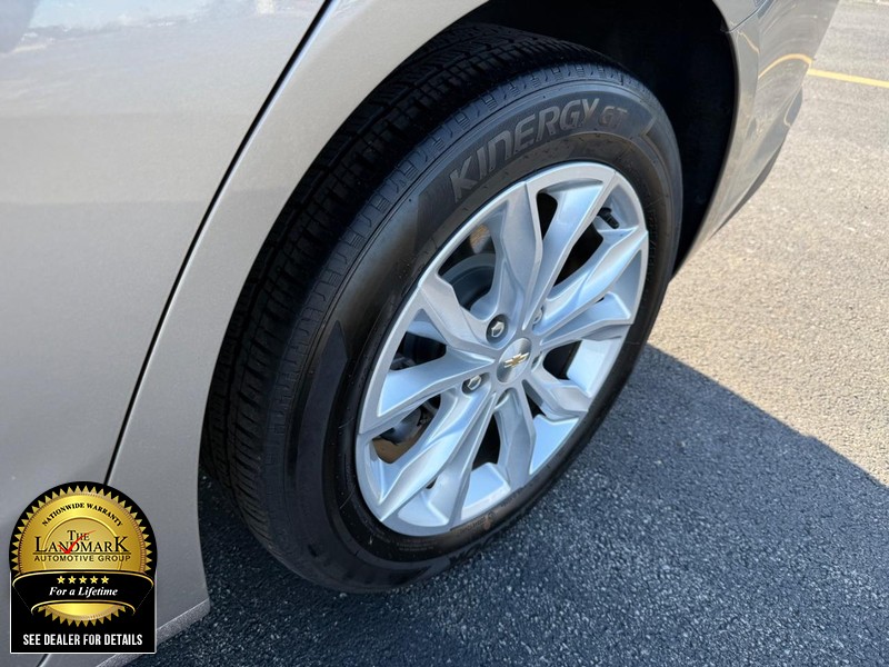 Chevrolet Malibu Vehicle Full-screen Gallery Image 20