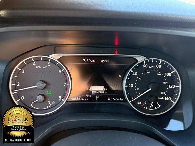 Nissan Rogue Vehicle Full-screen Gallery Image 12