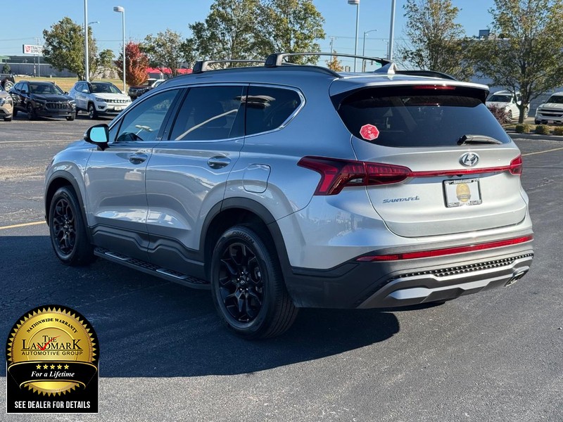 Hyundai Santa Fe Vehicle Full-screen Gallery Image 6