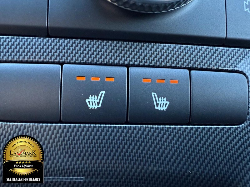 Hyundai Santa Fe Vehicle Full-screen Gallery Image 14