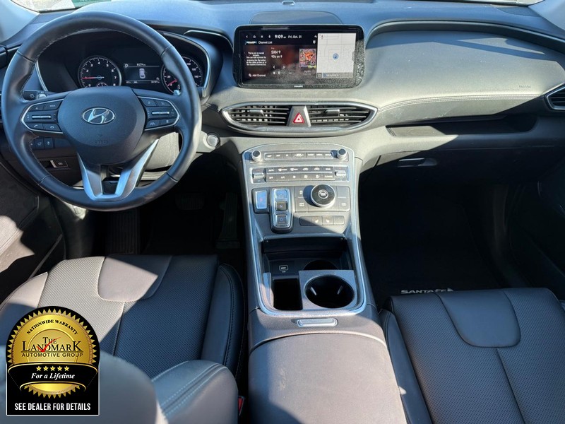 Hyundai Santa Fe Vehicle Full-screen Gallery Image 16