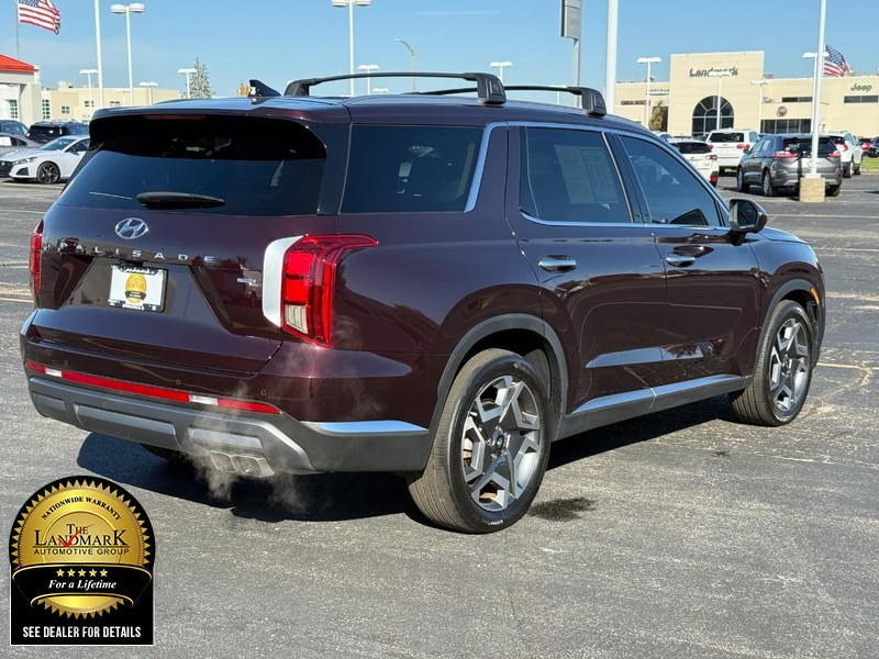 Hyundai Palisade Vehicle Full-screen Gallery Image 3