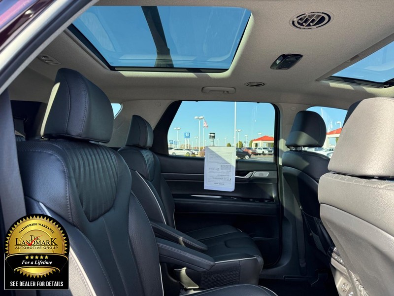 Hyundai Palisade Vehicle Full-screen Gallery Image 16