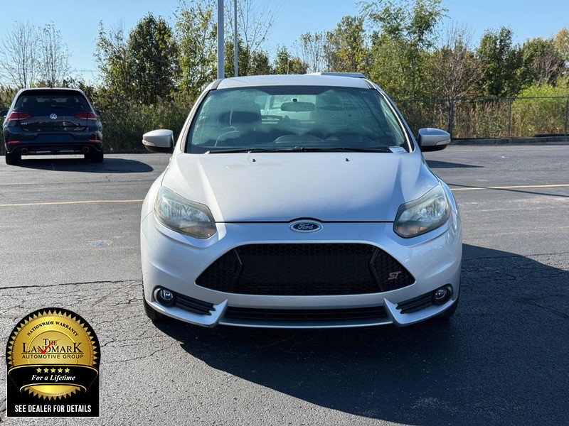 Ford Focus Vehicle Full-screen Gallery Image 4