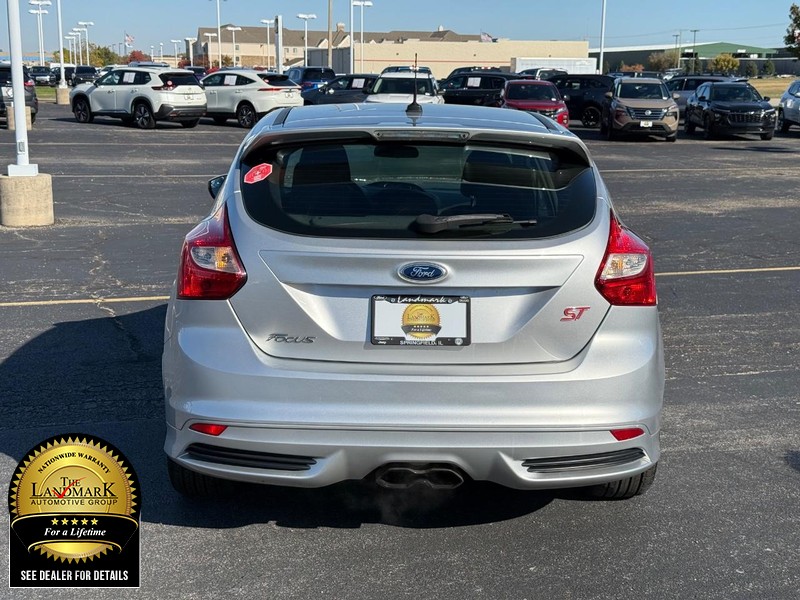 Ford Focus Vehicle Full-screen Gallery Image 7