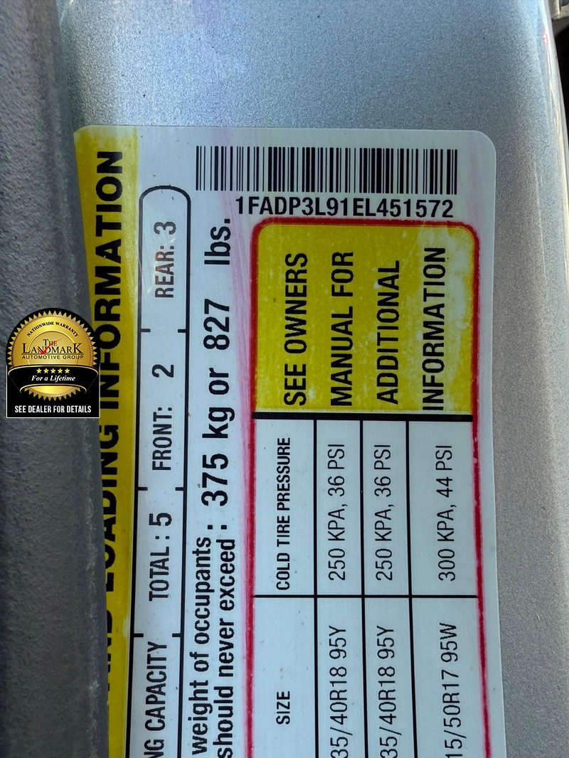 Ford Focus Vehicle Full-screen Gallery Image 16