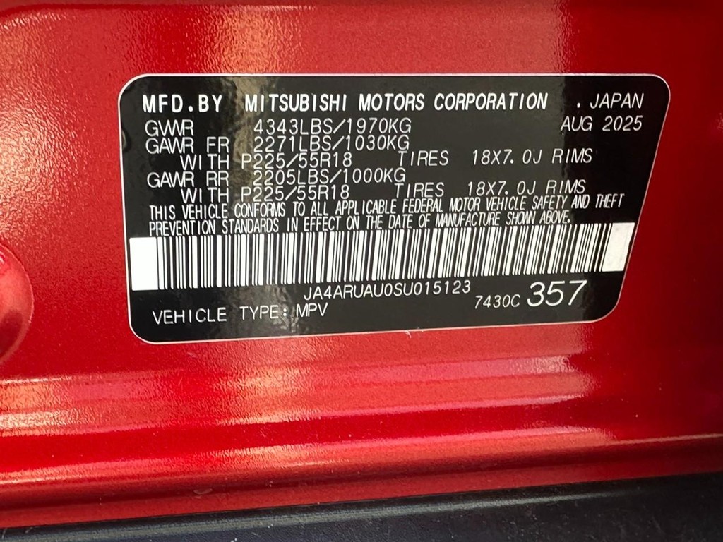 Mitsubishi Outlander Sport Vehicle Full-screen Gallery Image 14