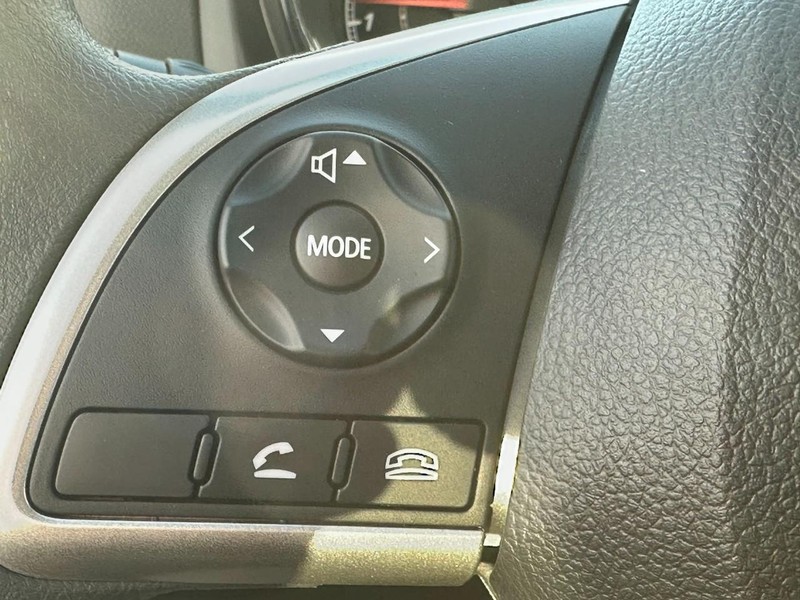 Mitsubishi Outlander Sport Vehicle Full-screen Gallery Image 10