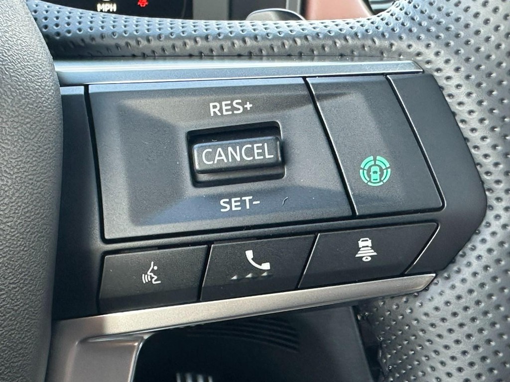 Mitsubishi Outlander Vehicle Full-screen Gallery Image 15