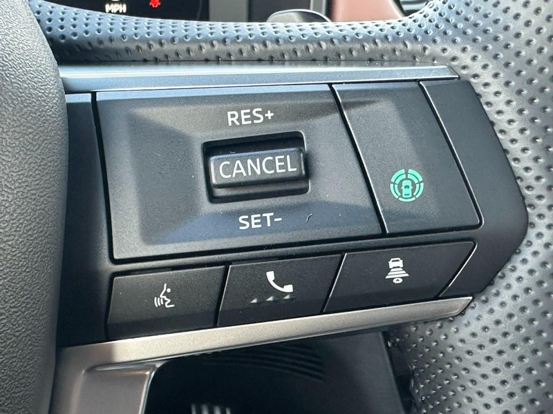 Mitsubishi Outlander Vehicle Full-screen Gallery Image 15